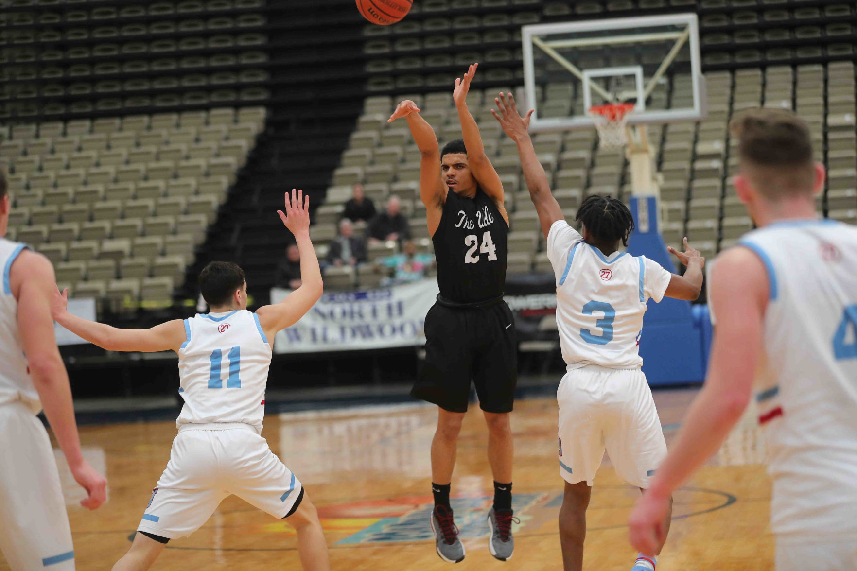Pleasantville vs Father Judge in a Boardwalk Basketball Classic